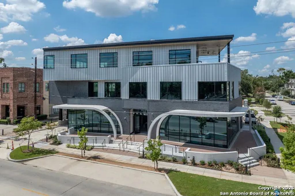 1023 Studewood, Houston