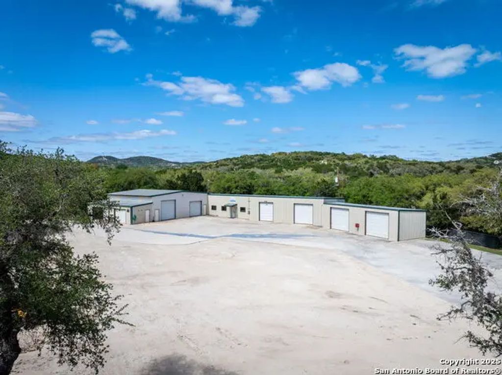 180 Spring Mountain, Canyon Lake
