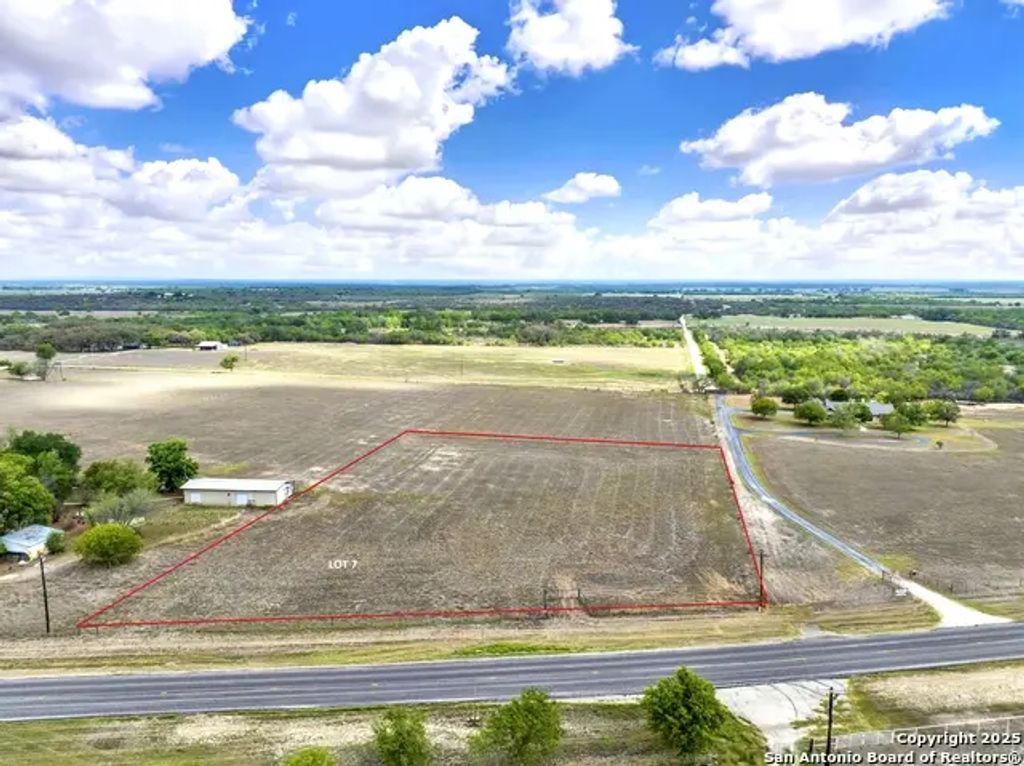 Lot 7 Cr 343, Hondo