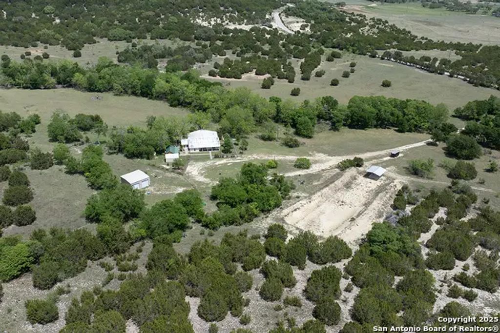 287 County Rd 2722, Lometa