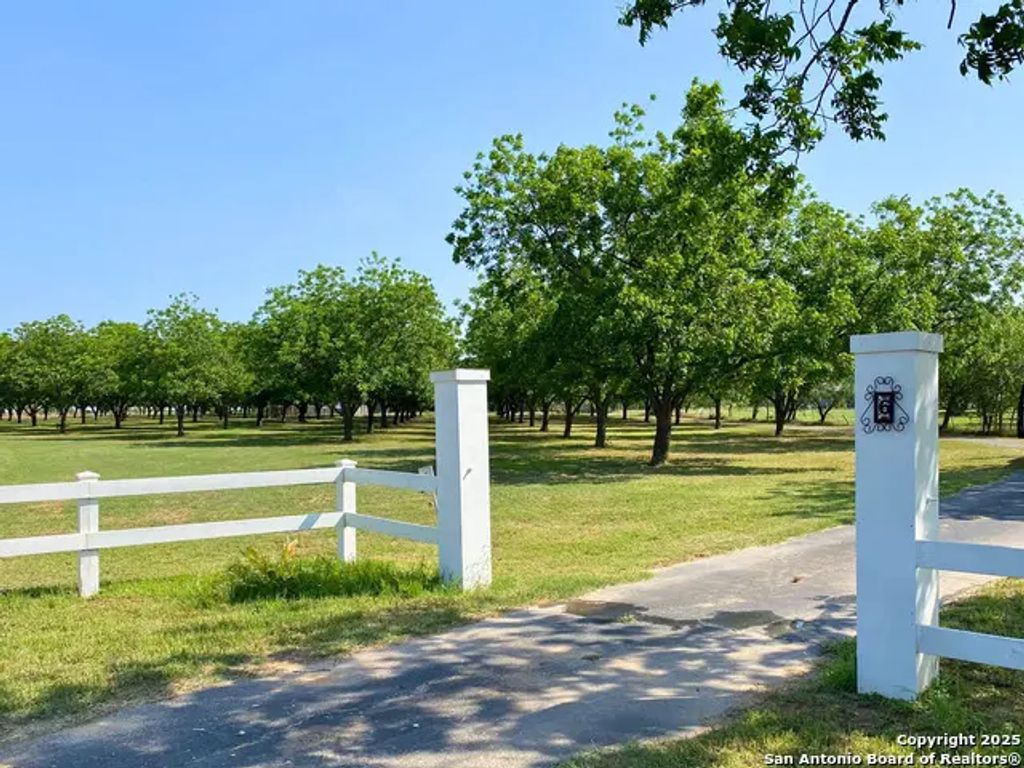 6 Collins Hill Rd, Lytle