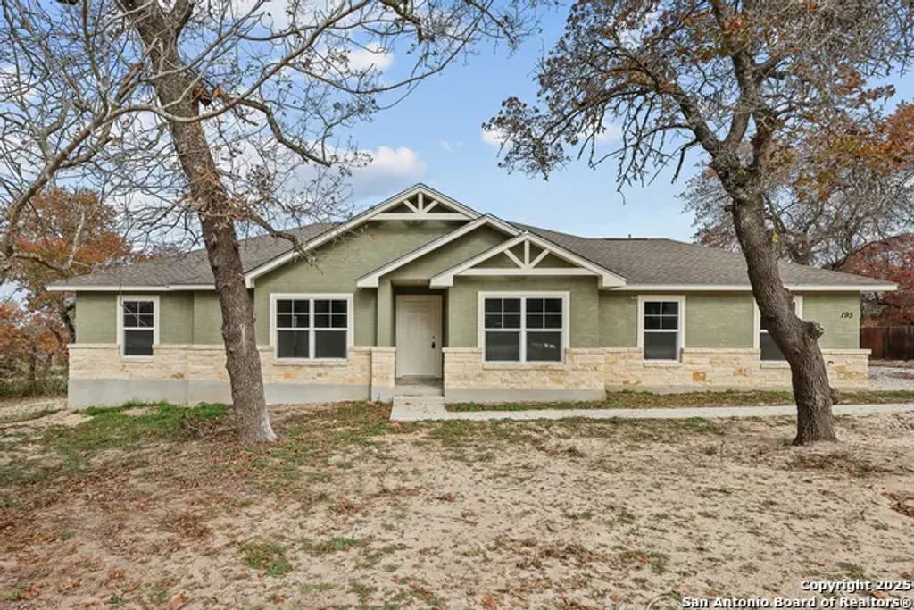 195 Log Cabin, Poteet