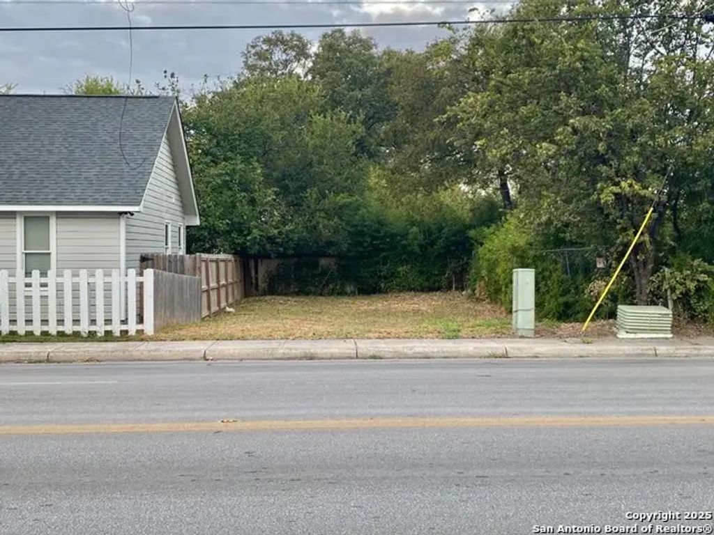 423 N Hackberry St, San Antonio