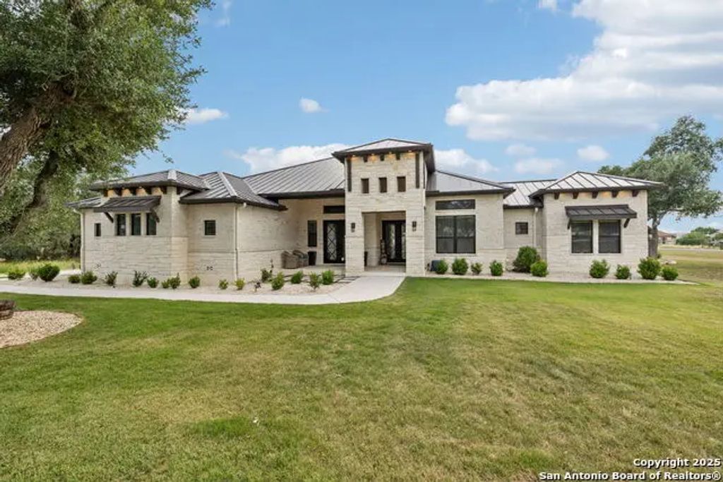 406 Arthur Ct, Spring Branch