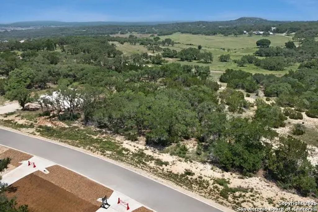 676 Travis Forest, Bulverde