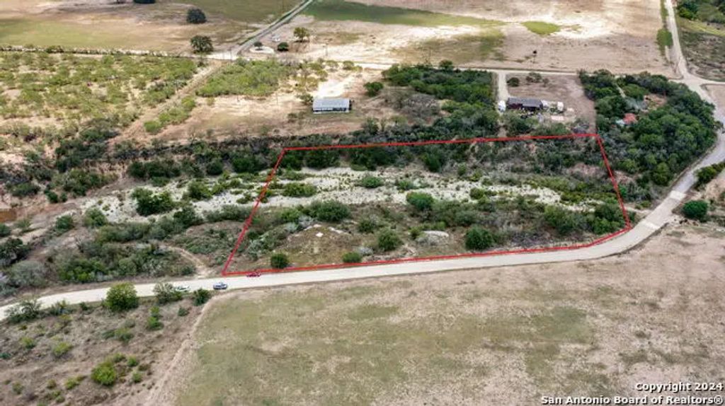 613 County Road 441, Hondo