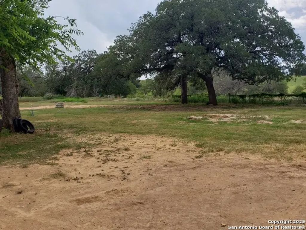 277 Nob, Floresville