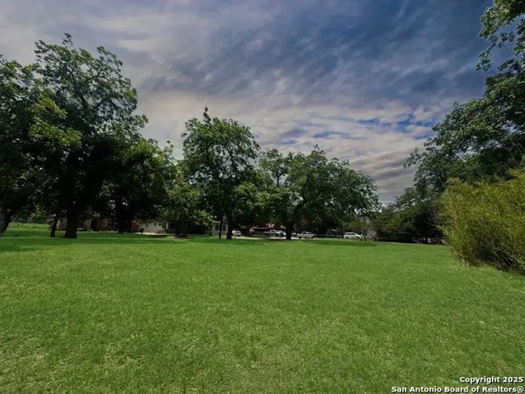 922 Booneville, New Braunfels