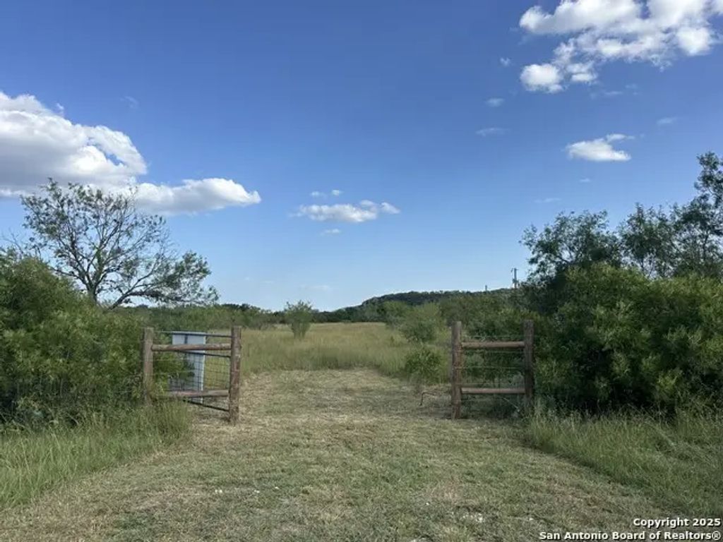 Tract 59 Fm 470, Tarpley