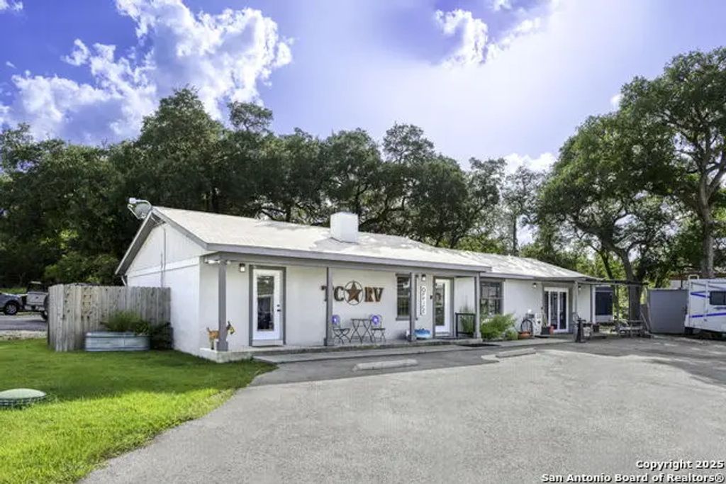16415 S Access Road, Canyon Lake