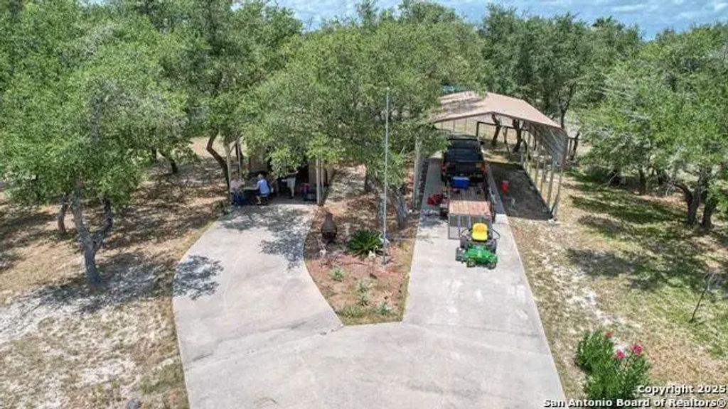 527 N Traylor, Rockport