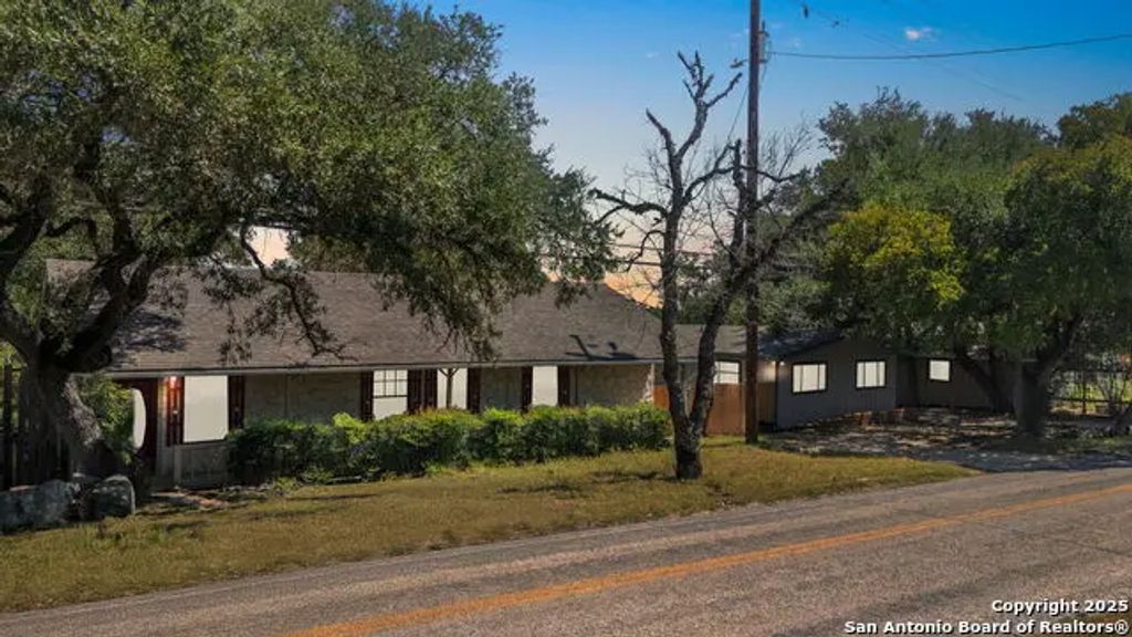 3161 Tanglewood Trail, Spring Branch