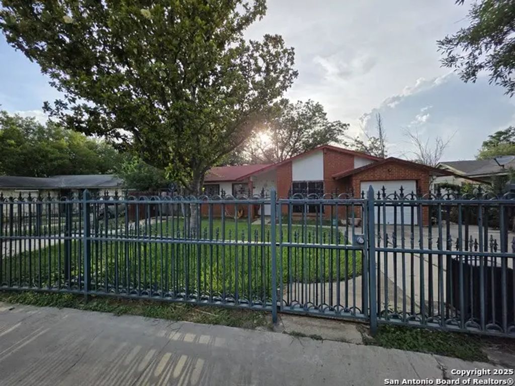 2103 Chesterhill, San Antonio
