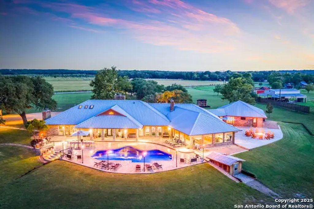 871 Chimney Valley Rd, Blanco