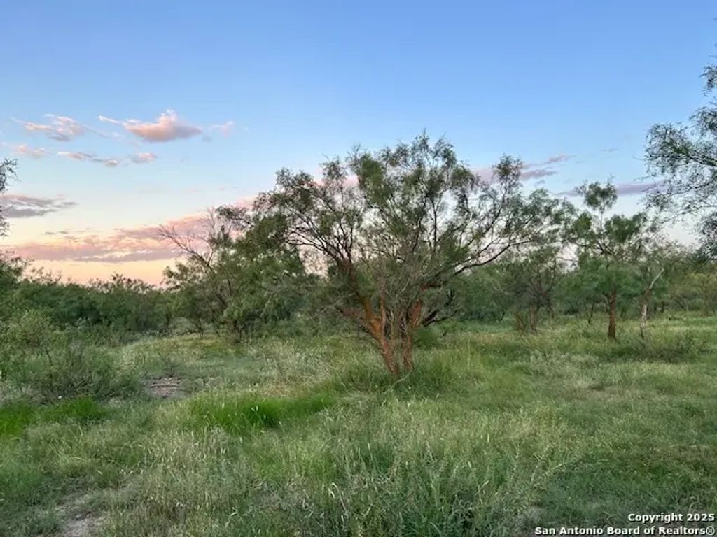 587 Valley Rd, Eldorado