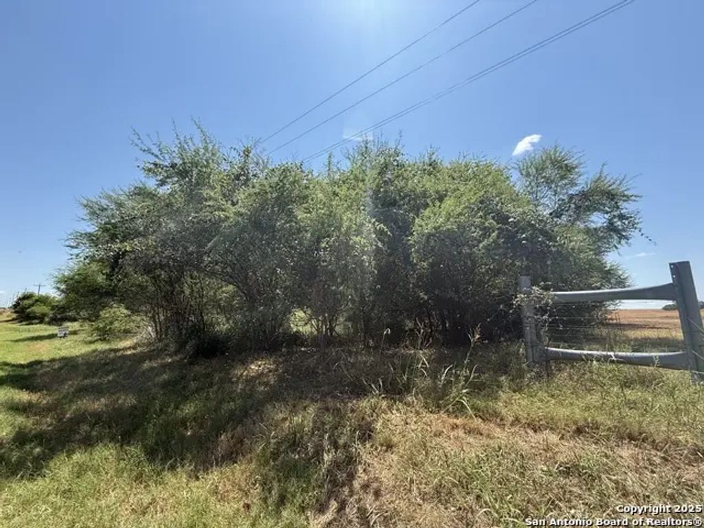 5751 Fm 541, Floresville