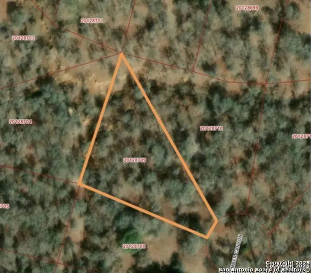 109 Timber Canyon, La Vernia
