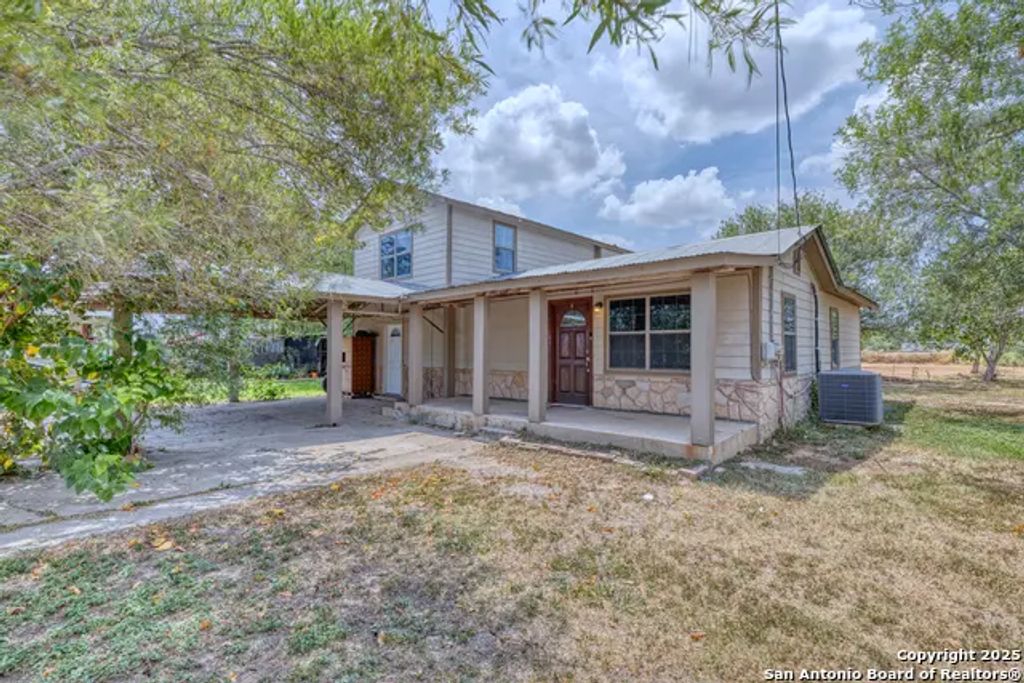 98 Guayacan, Carrizo Springs
