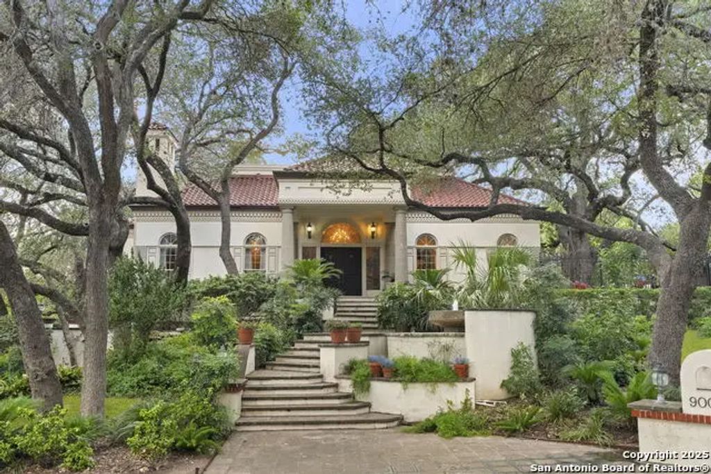 9003 Village Dr, San Antonio