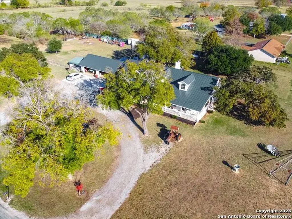 3010 E Fm 1518, St Hedwig