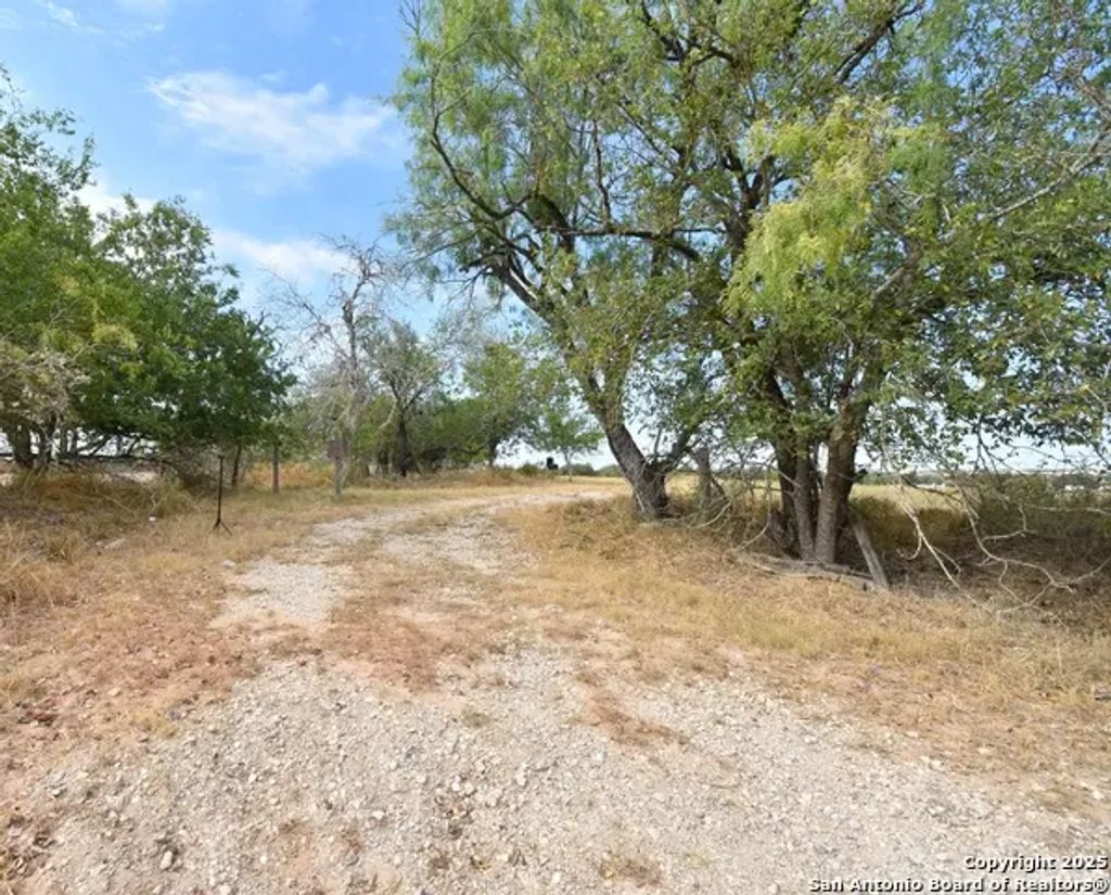 4.27 Acres Mathis Ln, San Antonio