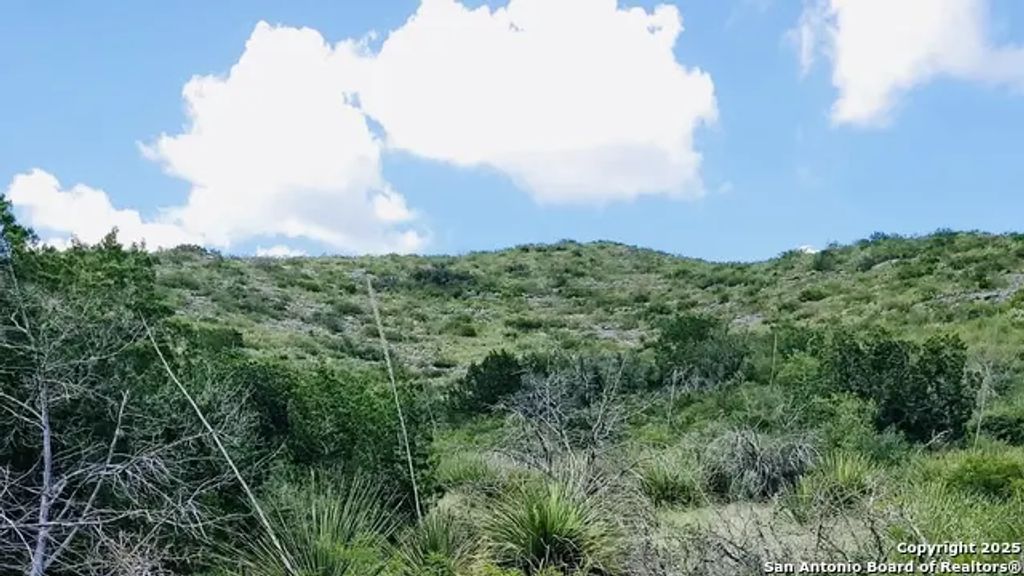 Cr 408, Uvalde