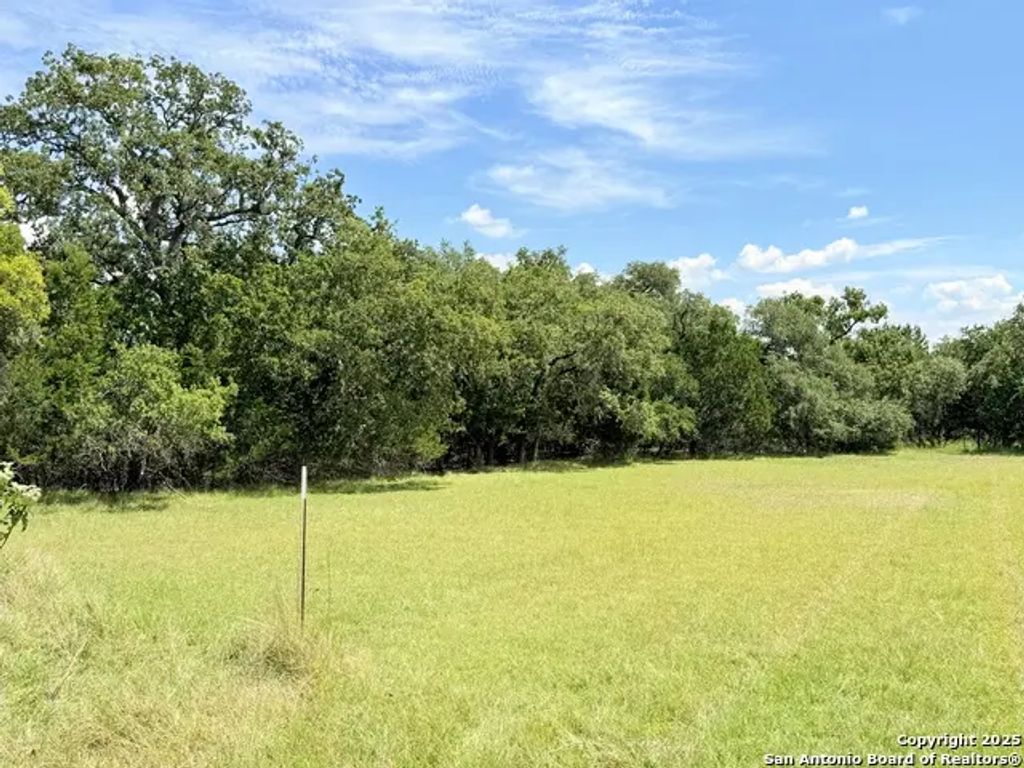 Lot 3 Nakomis Dr, Bandera