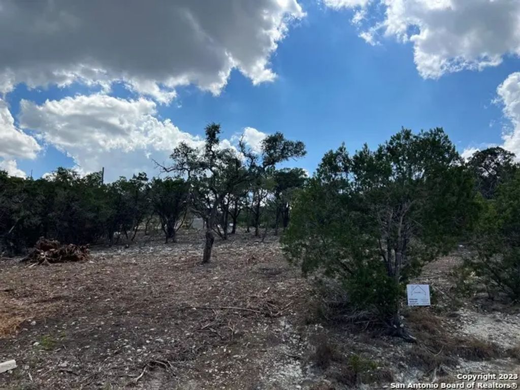 320 Lexington Pass, Canyon Lake