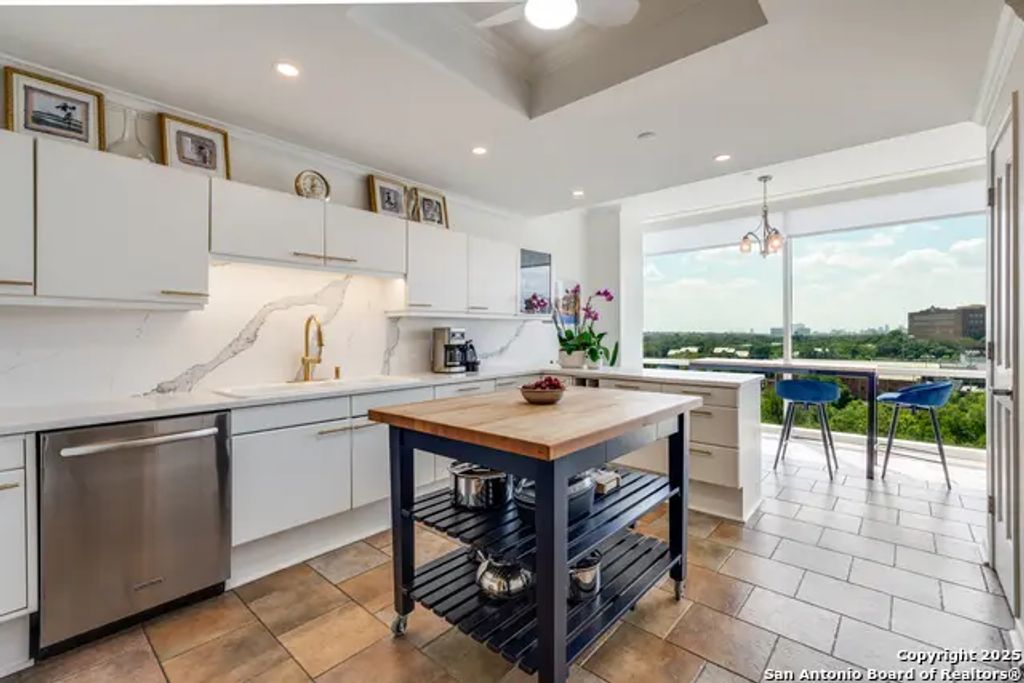 200 Patterson Ave. 610, San Antonio