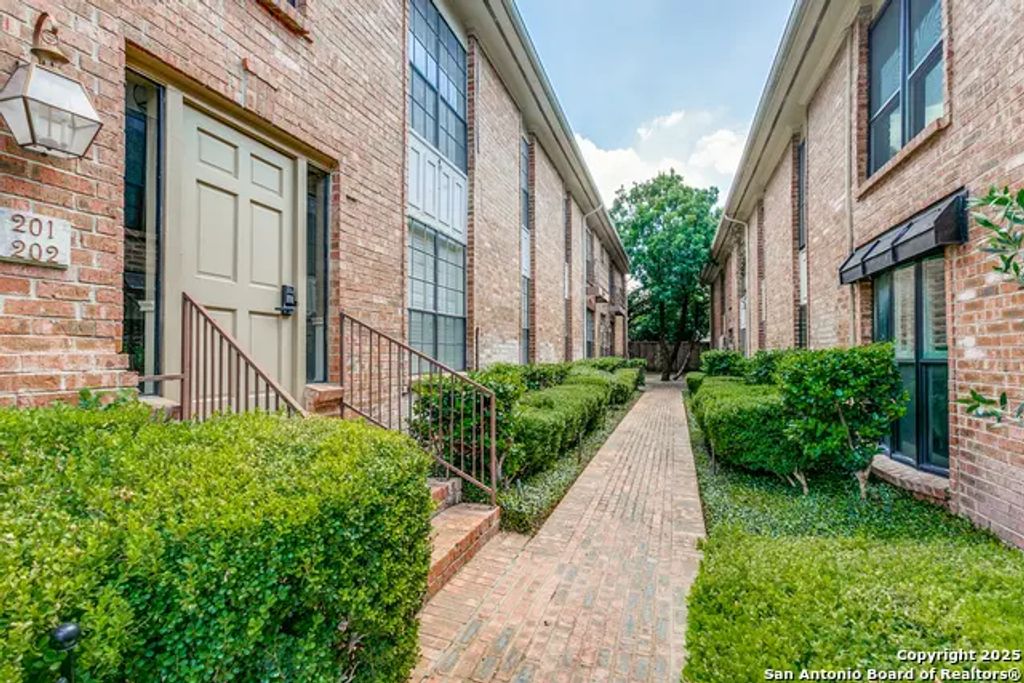 7815 Broadway 202, San Antonio