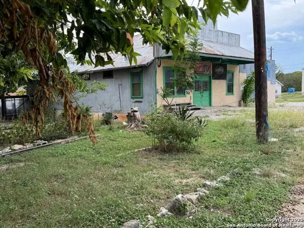 407 High St., Comfort