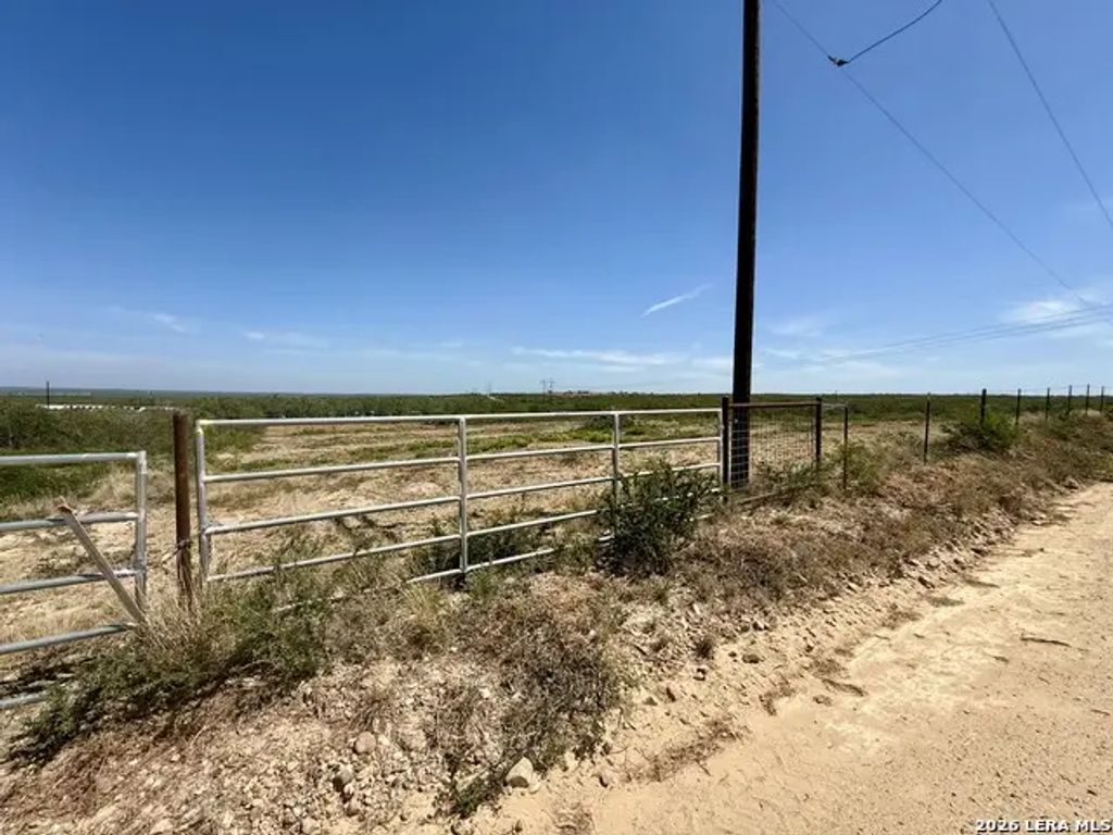 3272 County Road 1515, Moore