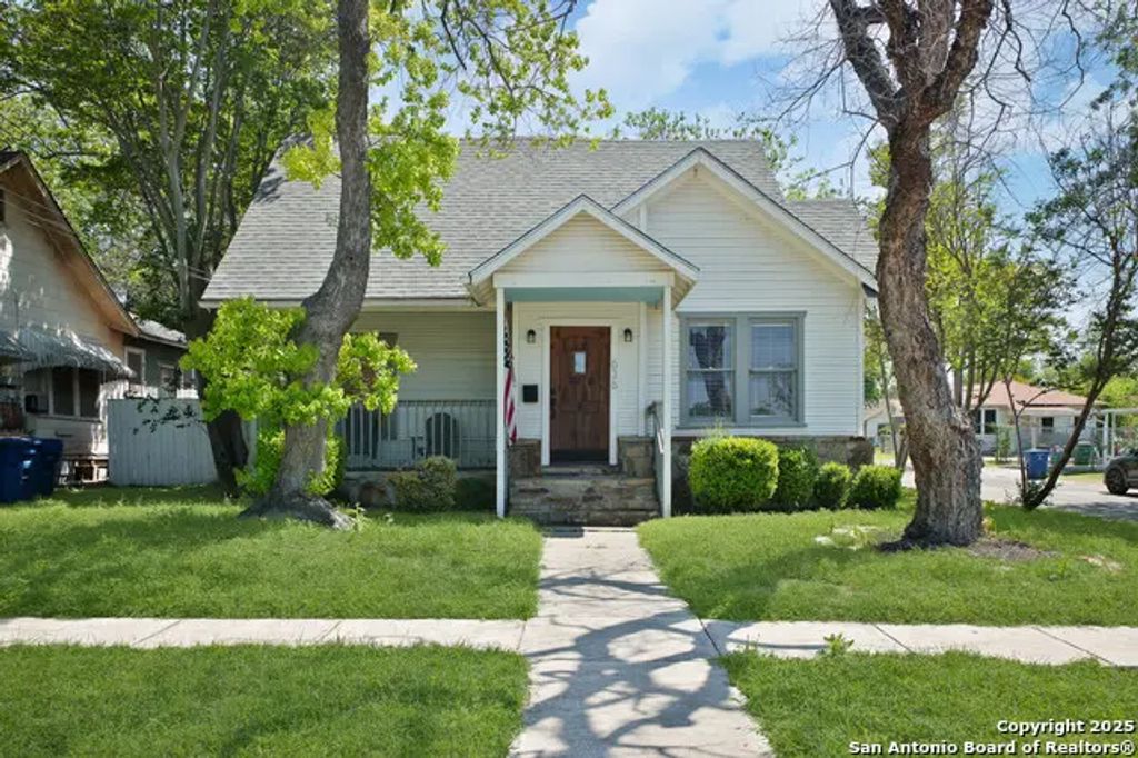 636 W Hollywood Ave., San Antonio