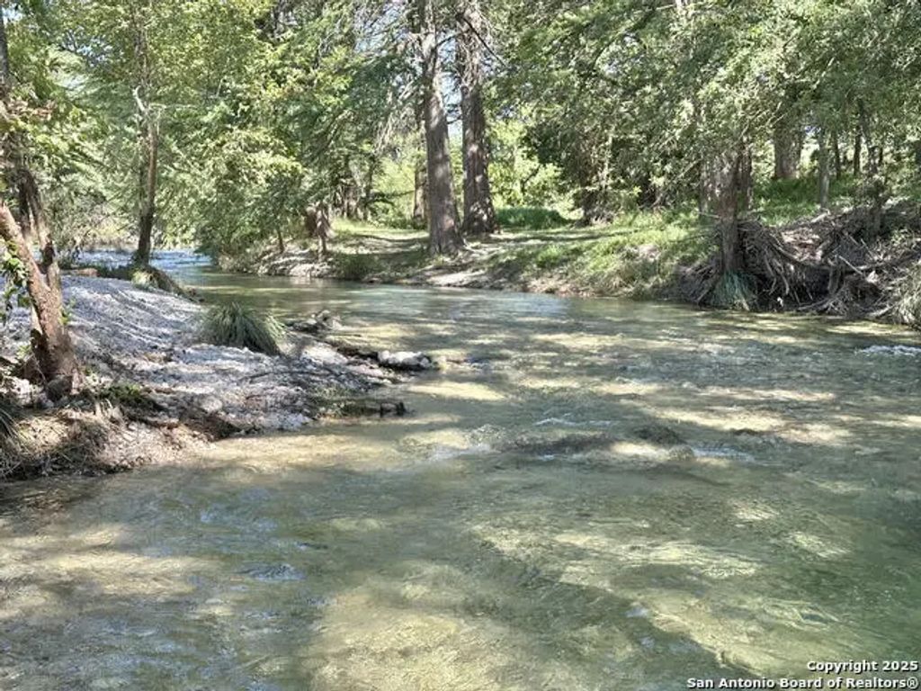 2502 S Us Hwy 83, Leakey