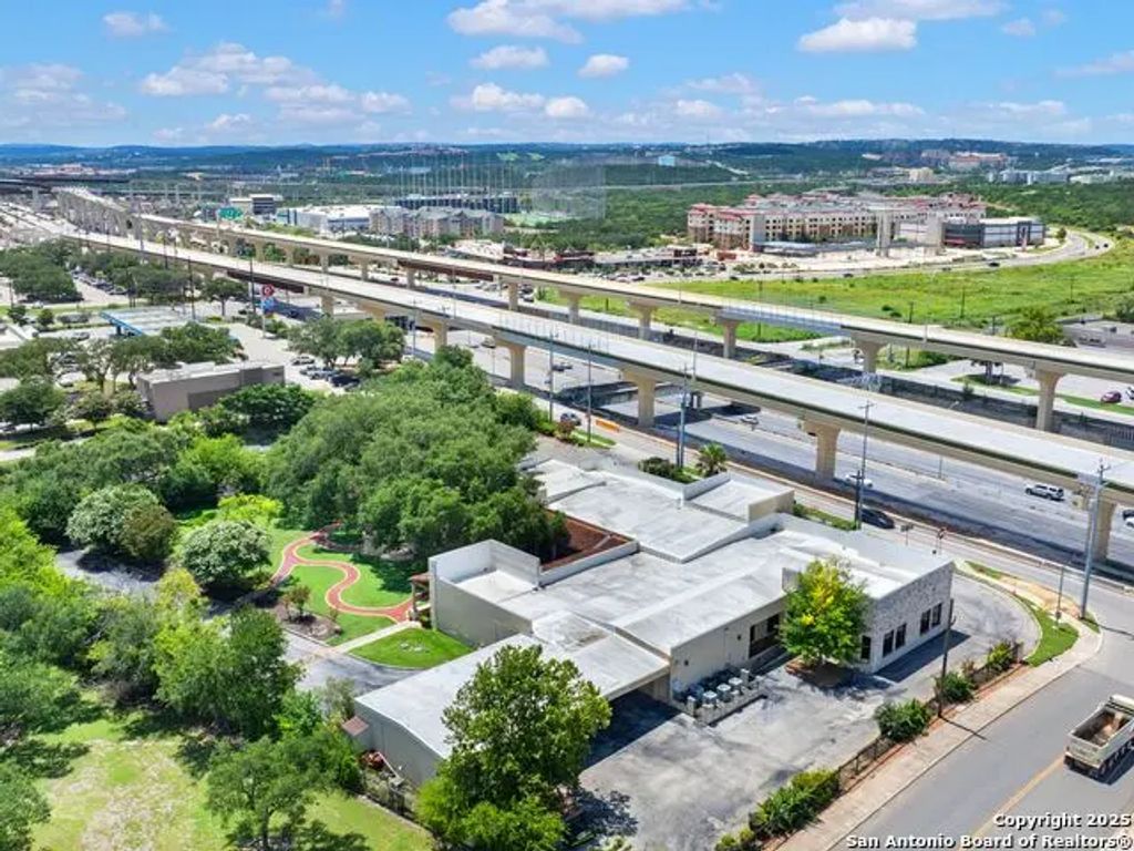 5150 N Loop 1604, San Antonio