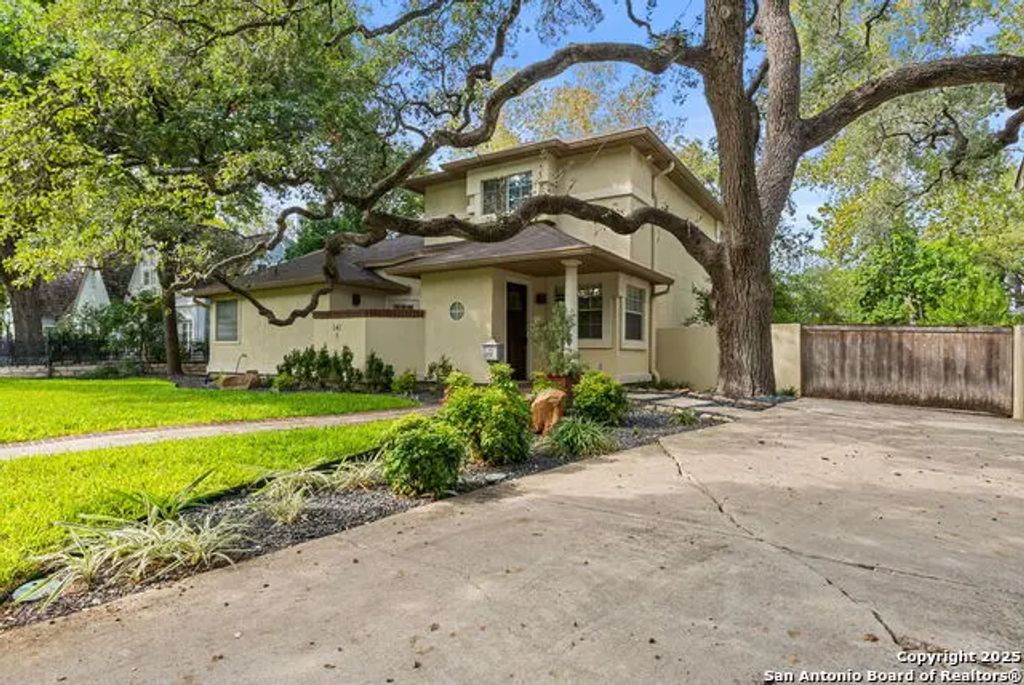 141 Hollywood, San Antonio