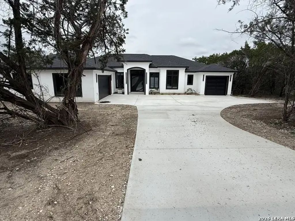189 Mustang Lane, Spring Branch