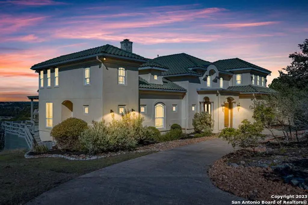 204 Paradise Point, Boerne