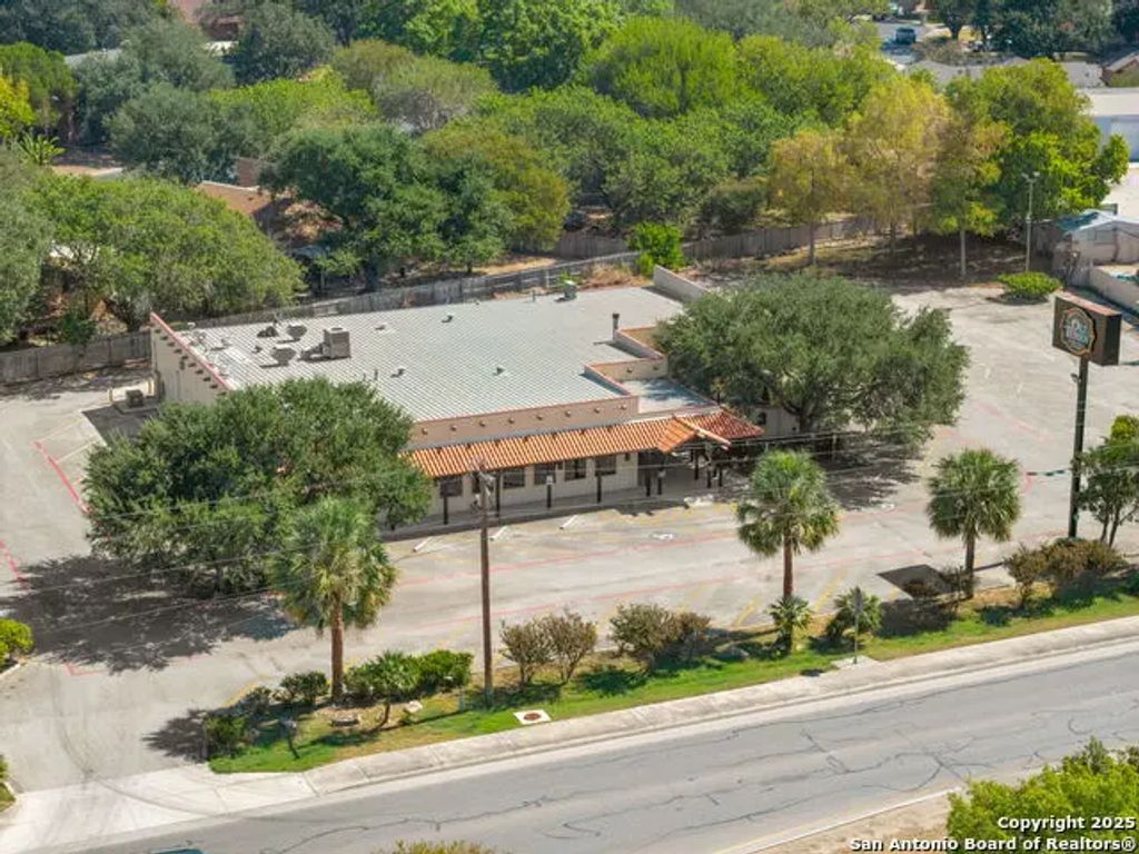 983 N Highway 123, Seguin