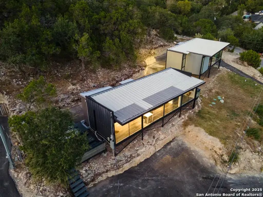 1645 Trail Pass Dr, Canyon Lake