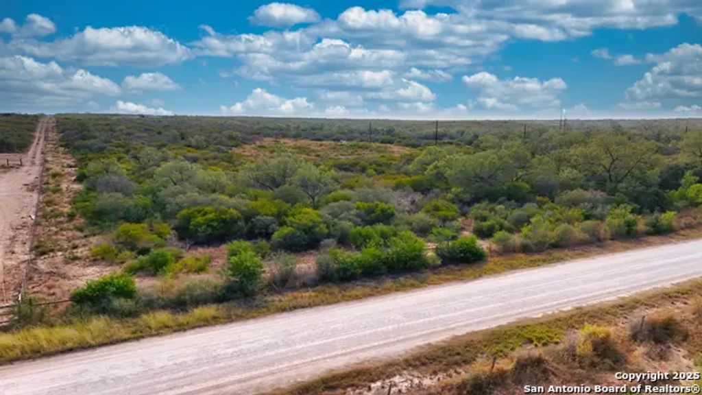 291 County Road 1670, Moore