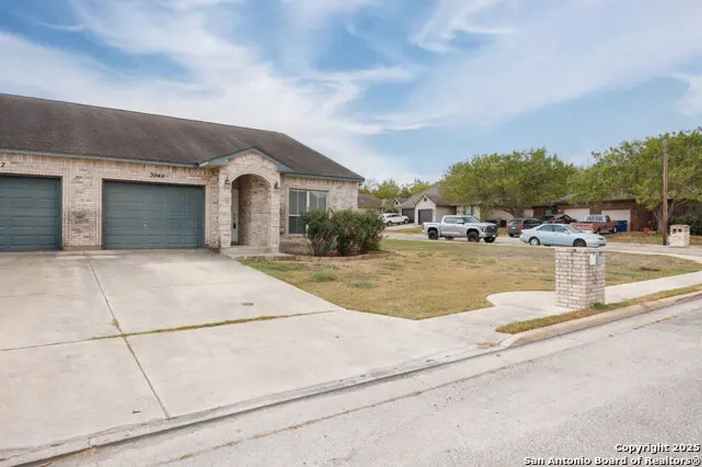 3049 Pine Valley, New Braunfels