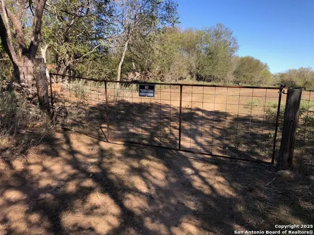 Single Oak Road, Seguin