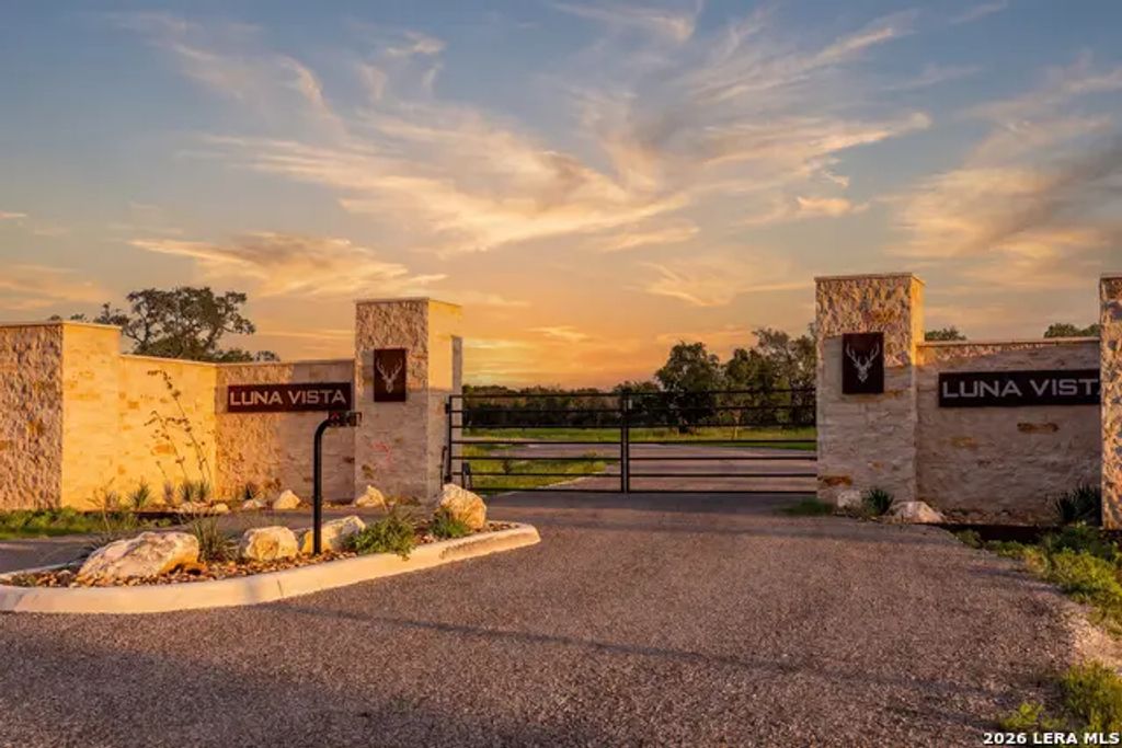 422 Dark Sky Path, Kerrville