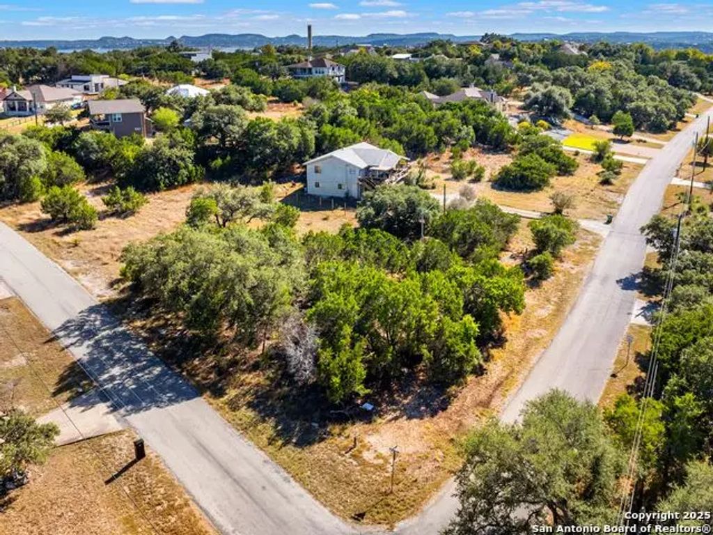 826 Lake Island, Canyon Lake
