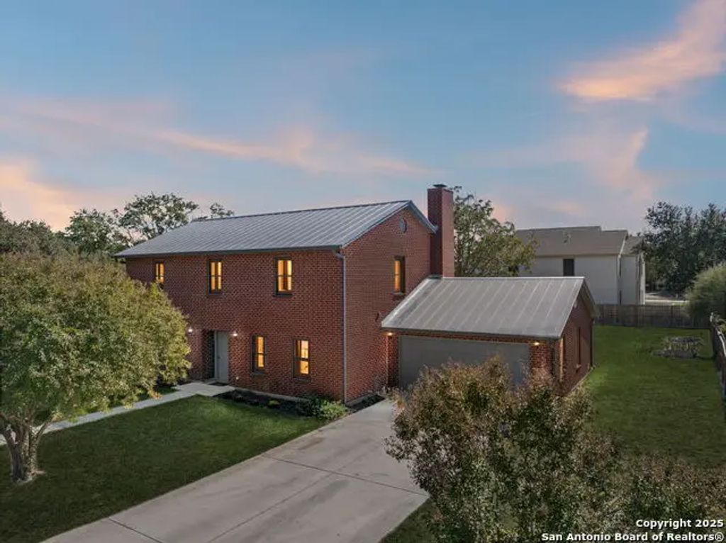 146 Village Path, Castroville
