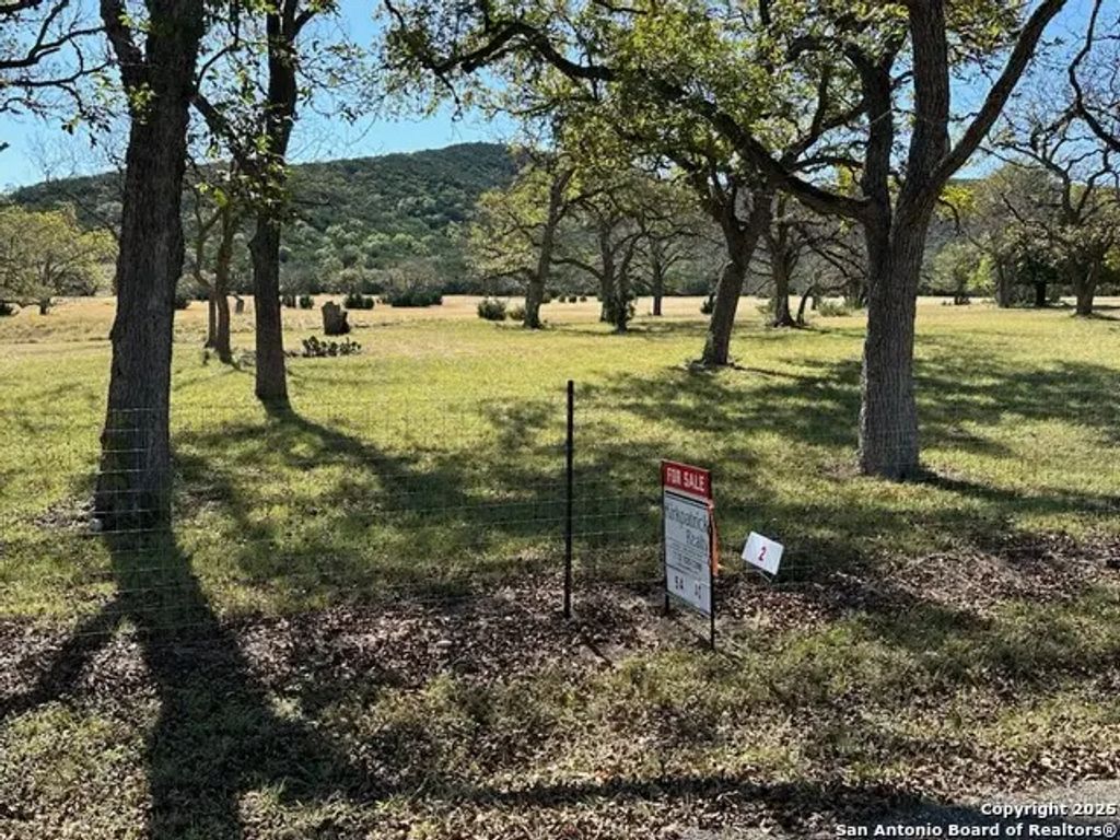 1543 Walter White Ranch Road, Leakey