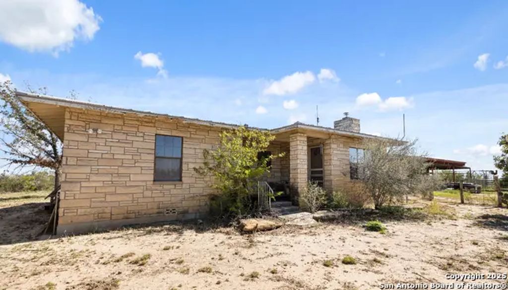 2198 Cr 653, Devine
