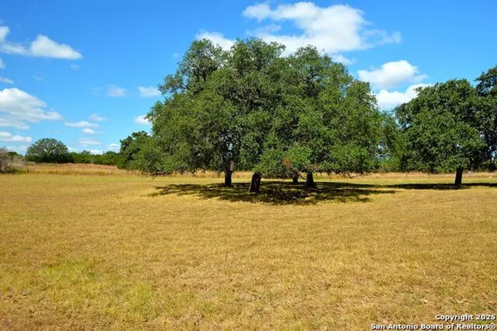 936 Saddle Club Dr, Kerrville