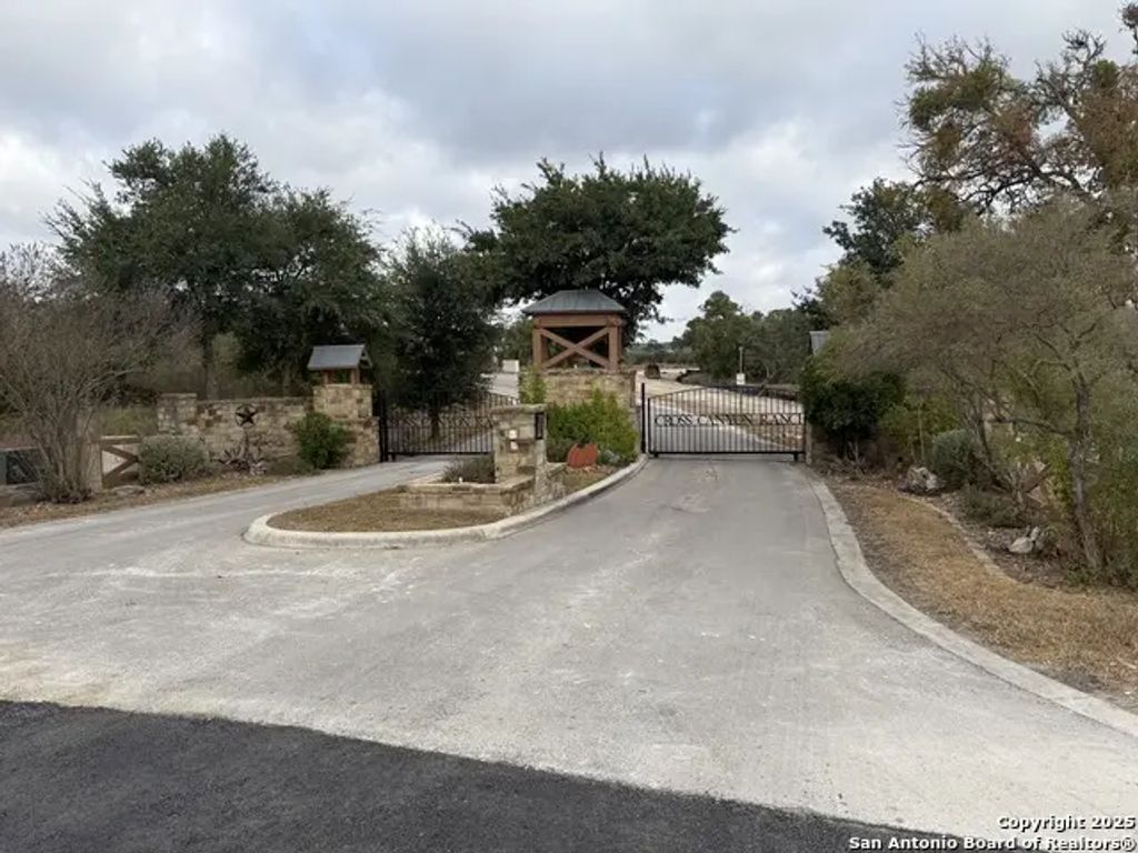 1629 Canyon, Spring Branch